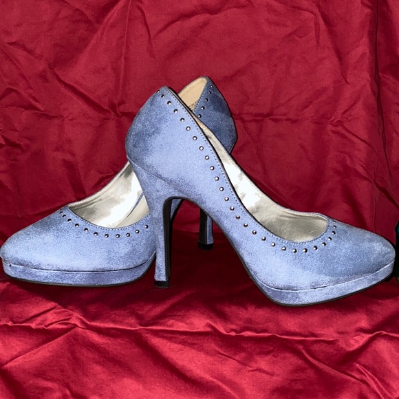 Some thing blue! City Streets 👠 - Picture 4 of 11